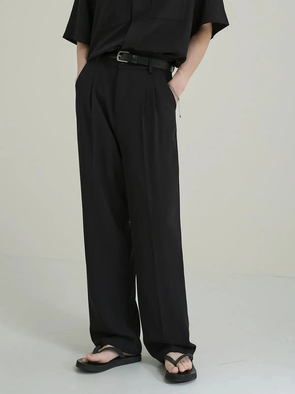 Zhou Pleated Seam Lines Trousers